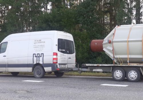 Mikroautobuss kravu pārvadāšanai Mikroautobuss kravu pārvadāšanai