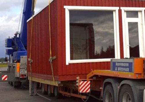 8 Droša moduļa mājas transportēšana